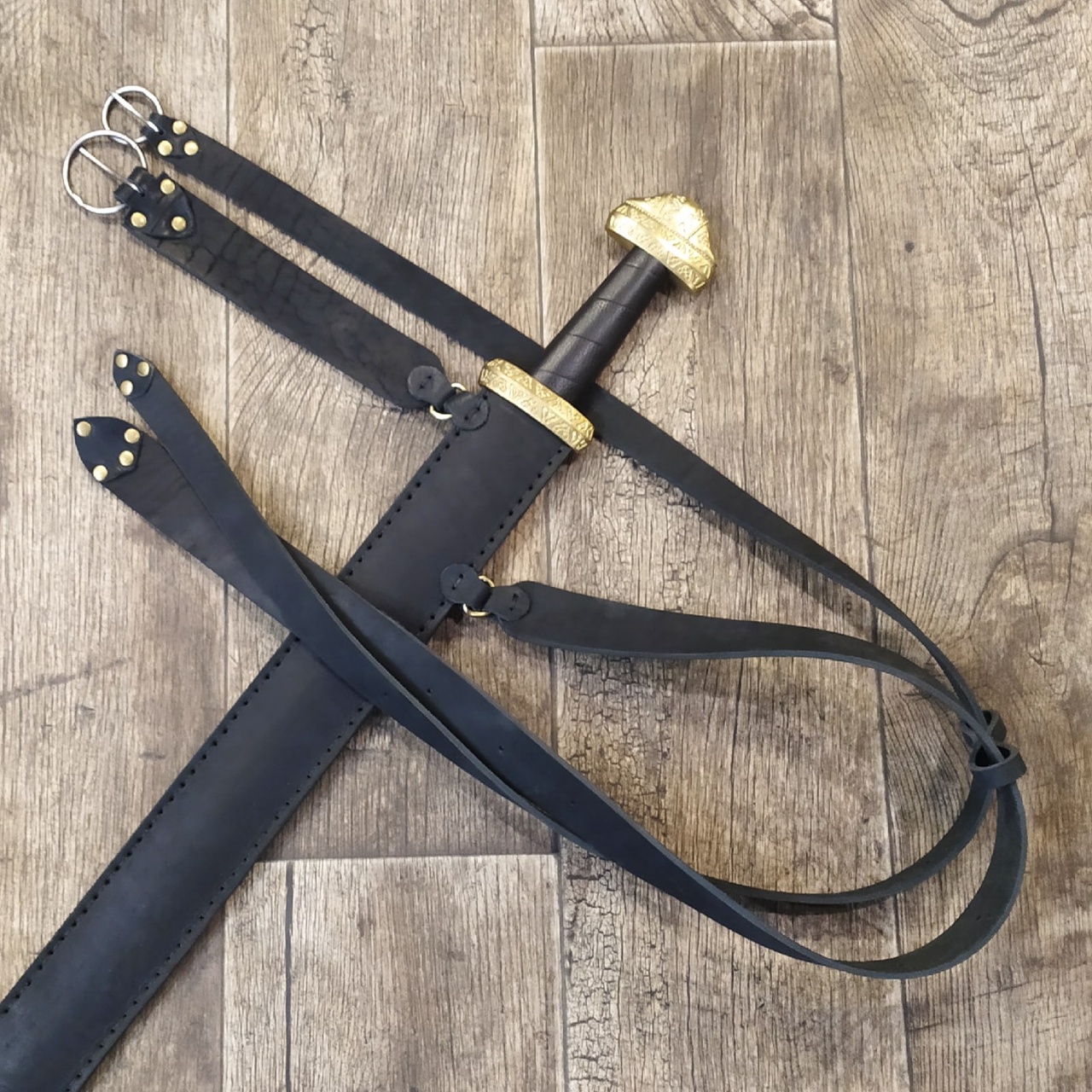 Кожаные ножны с перевязью для одноручных мечей (Лап)